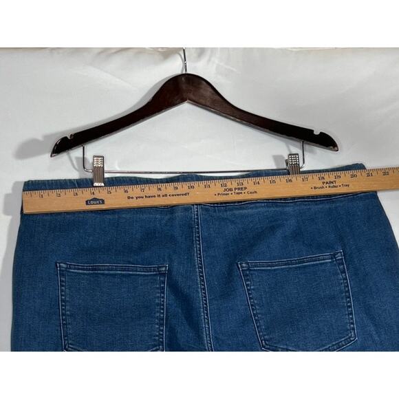 D&Co size 22W pull on jeans elastic waist back pockets stretchy cropped comfort - Picture 3 of 9
